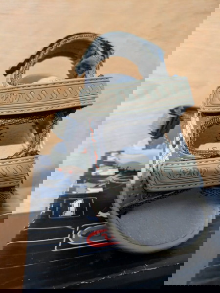 Παιδικά Παπούτσια από κλείσιμο καταστήματος