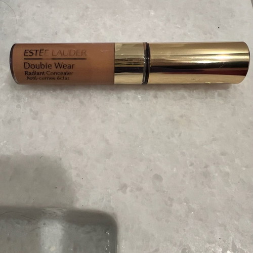 Este Lauder Double Wear Radiant Concealer used