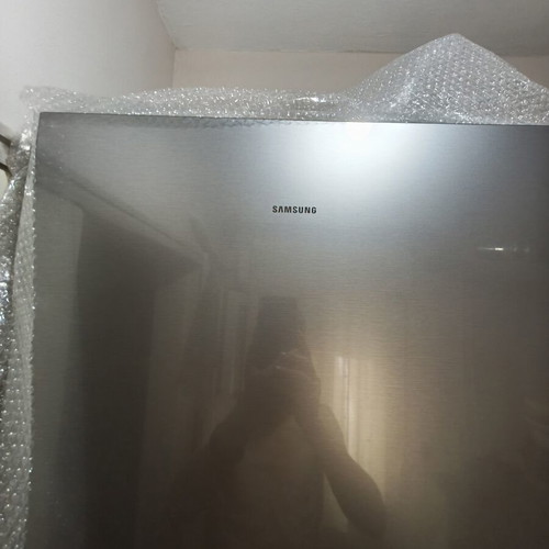 Refrigerator like new, used 4 months