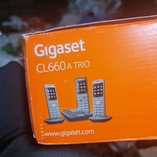 Ασύρματο τηλέφωνο Gigaset CL660A TRIO με βάση BOX 200A και 3 ακουστικά, καινούργιο