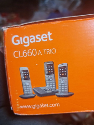 Ασύρματο τηλέφωνο Gigaset CL660A TRIO με βάση BOX 200A και 3 ακουστικά, καινούργιο