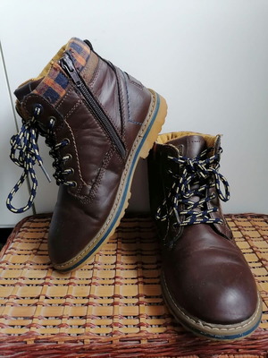 Wrangler kids leather boots used, size 34, brown