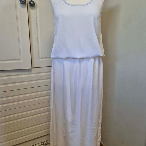 White maxi dress one size like new