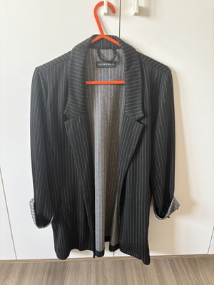 Terranova striped blazer cardigan like new, black and white