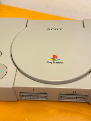 PlayStation (PS1) κονσόλα μεταχειρισμένη με αδύναμο laser