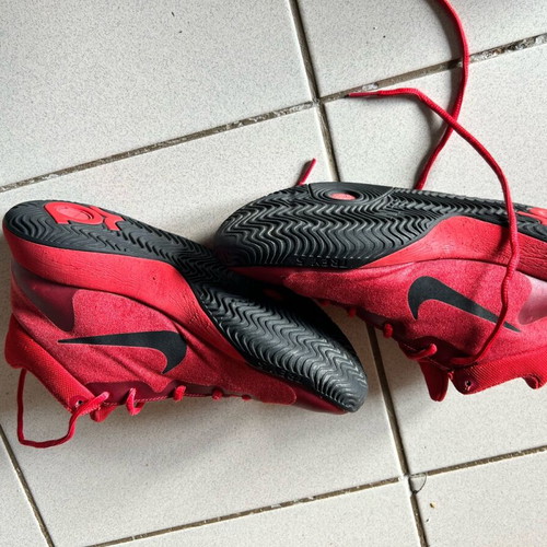 Nike KD Trey 5V Basketball Shoes Size 39 Like New Red Black