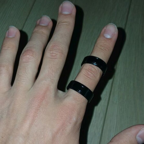 Black rings used, two sizes S and M