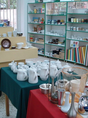 Εμπόρευμα εξοπλισμού εστιατορίων και καφέ καινούργιο