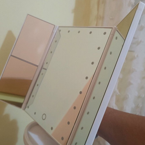 Mirror with LED and Zoom like new, ideal for desk