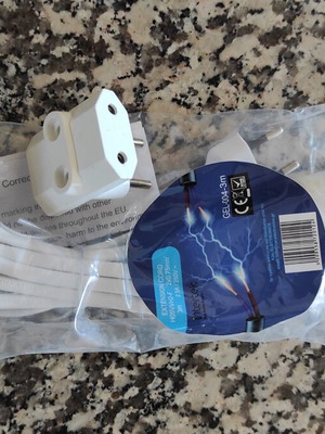 White Bipolar Extension Cord with Cross Adapter 3m