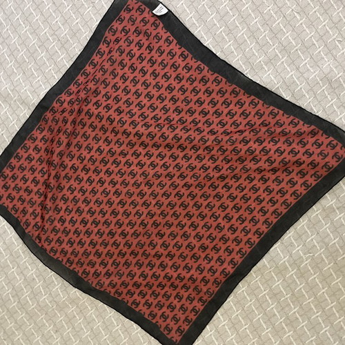 Scarf used, black and red
