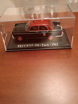 Peugeot 404 Paris 1962 miniature like new