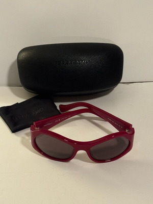 Salvatore Ferragamo sunglasses new in burgundy color