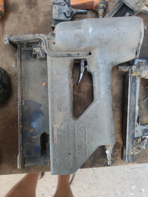 Въздушни пирони Senco и други употребявани, 9 броя