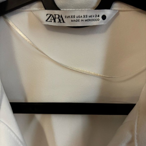 Crop top shirt Zara with long sleeve white, like new, size XS