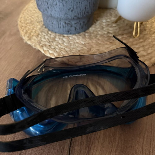 Sea mask like new with minimal use