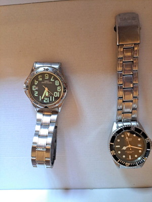 Men's watches new, one Seiko unused