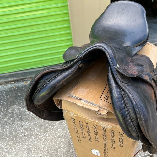 Horse Dressage Saddle leather used Macel