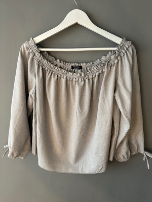 ACEVOG gray top size L like new