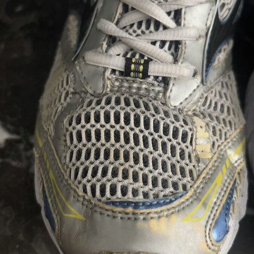 Mizuno Wave Nexus 6 Running Shoes used, size 46, silver and blue