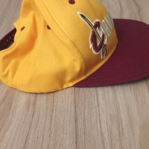 Cavaliers Adidas hat like new, multicolor, sizes M L