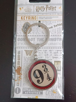 Harry Potter Platform 9 3/4 Keychain new, metal collectible