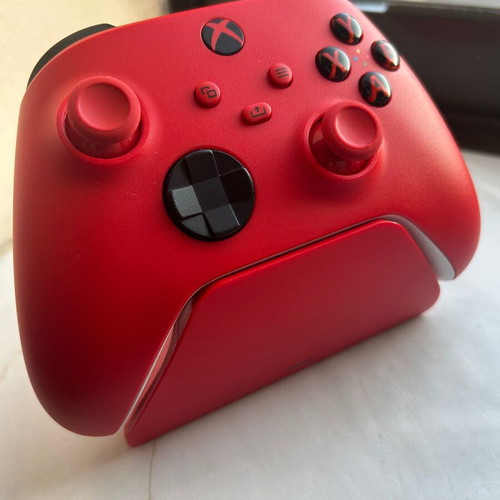 Xbox Series Controller Pulse Red with Razer Quick Charging Stand like new