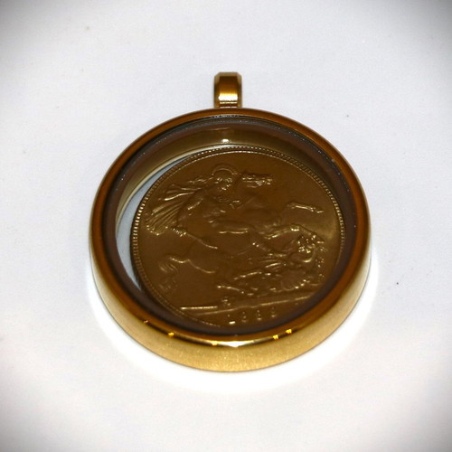 England Pound Victoria gold-plated pendant necklace in a case with glass on both sides 22K plated