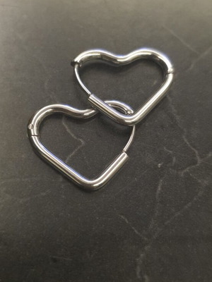 Heart-shaped earrings made of stainless steel, silver color, new