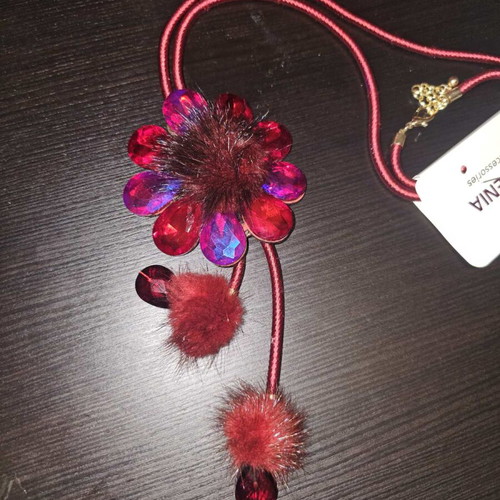 Flower necklace new with pom pom beads, adjustable length