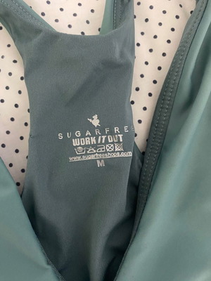 SugarFree sports set used green size M