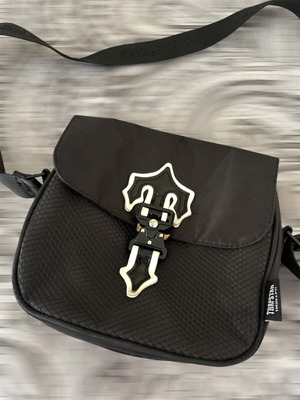 Trapstar shoulder bag like new, black