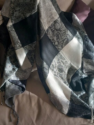 Large black and white pashmina