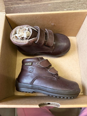N21 baby boots new with natural fur
