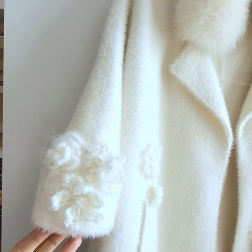 Knitted outerwear new with handmade flowers and removable fur collar