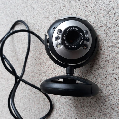 Webcam camera used with light and microphone