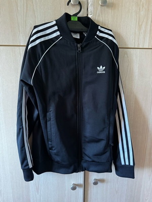 Adidas jacket for unisex kids new, size 11-12 years, black