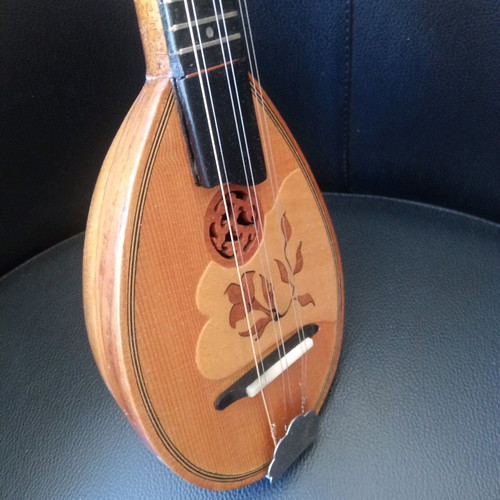 Handmade baglamas refurbished from Tsonidis luthier workshop