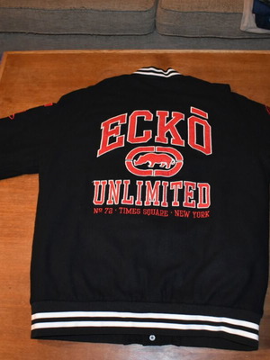 Ecko Unltd Vintage Sweater like new, black and red, size L