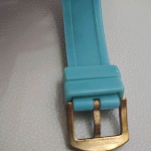OYYO watch like new, veraman color
