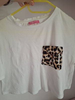 Pink Woman T-shirt with design in excellent condition, size M