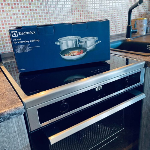 AEG Electrolux Induction Electric Oven used LKI66020AX