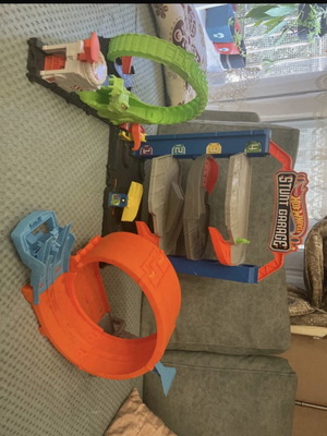 Hot Wheels set like new