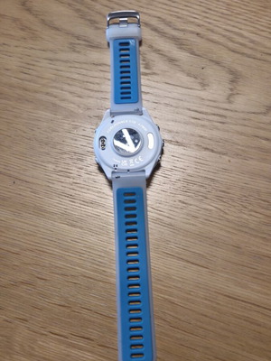 Garmin Forerunner 570 smartwatch like new