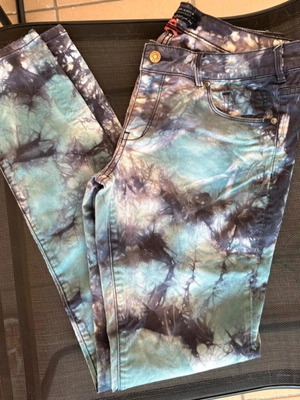 Maison Scotch skinny cotton pants like new, tie dye ocean colors, size 29/32