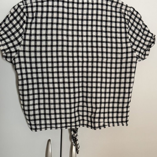 Stradivarius crop shirt black and white size S like new