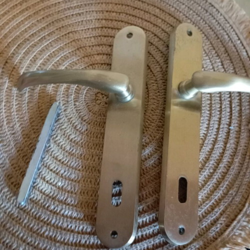 Large bronze door handle used, dimensions 22x3.5