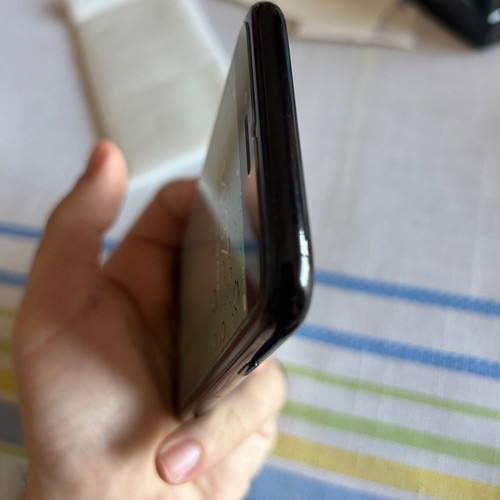 iPhone 7 like new with 100% new battery black 16GB