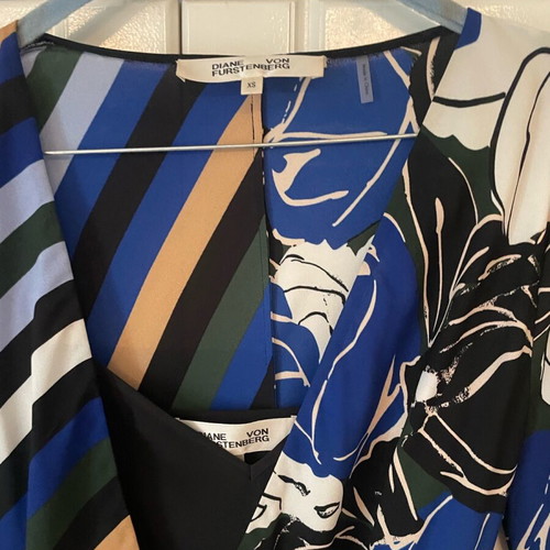 Diane von Furstenberg wrap dress XS like new, multicolor