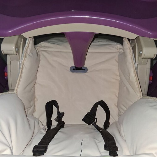 Adjustable Baby High Chair like new with double tray and wheels